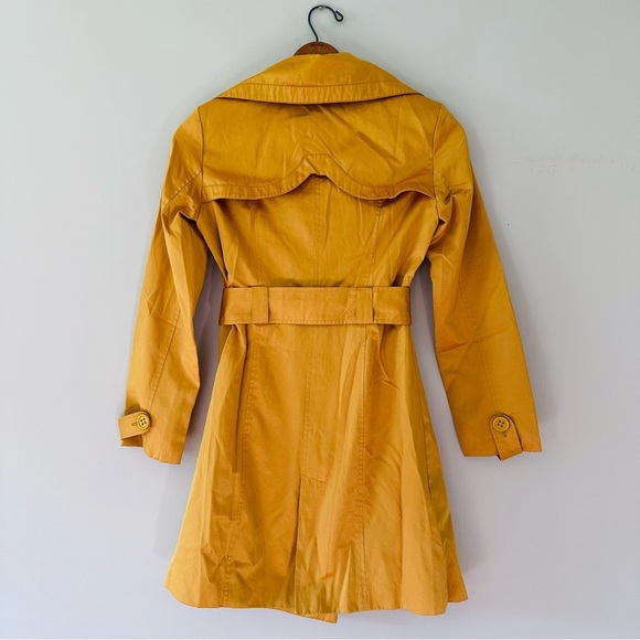 Bebe Retro Yellow Gold Mini Button Front Trench Coat w/ Hot Pink Lining Size XS - Picture 4 of 12